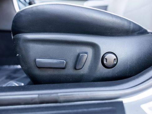 Used 2016 Toyota Camry SE image 32