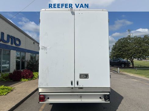 Used 2023 Ford E-350 and Econoline 350 Super Duty w/ Power Windows & Locks Group RWD image 5