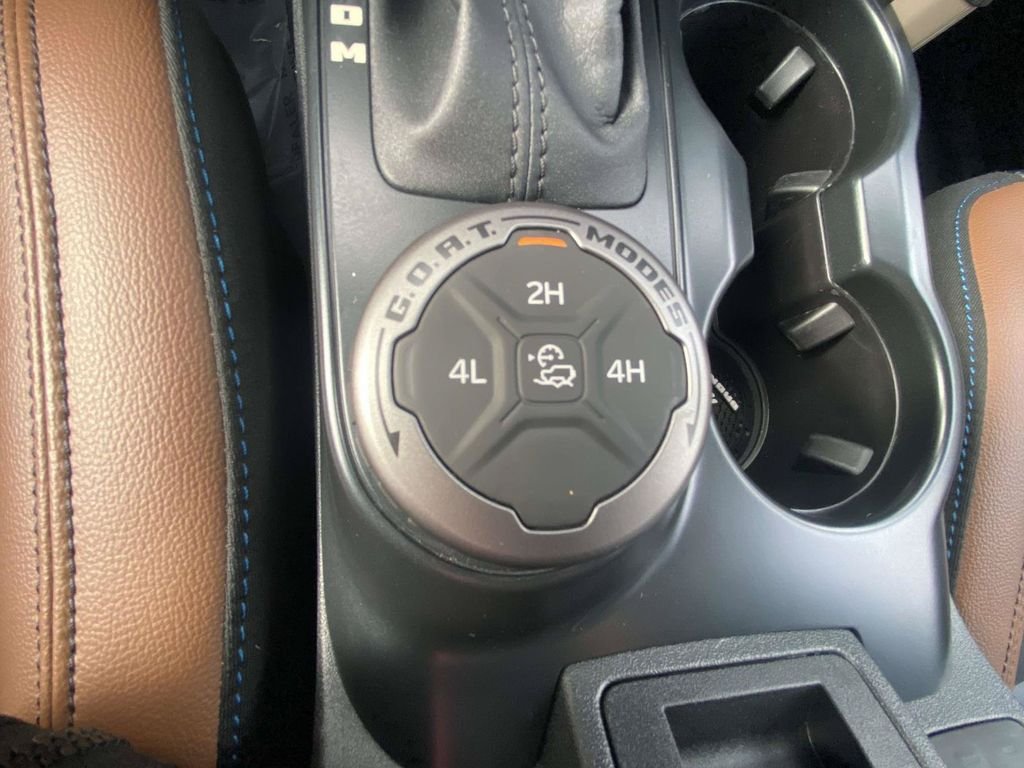 Used 2024 Ford Bronco Outer Banks AWD/4WD image 29