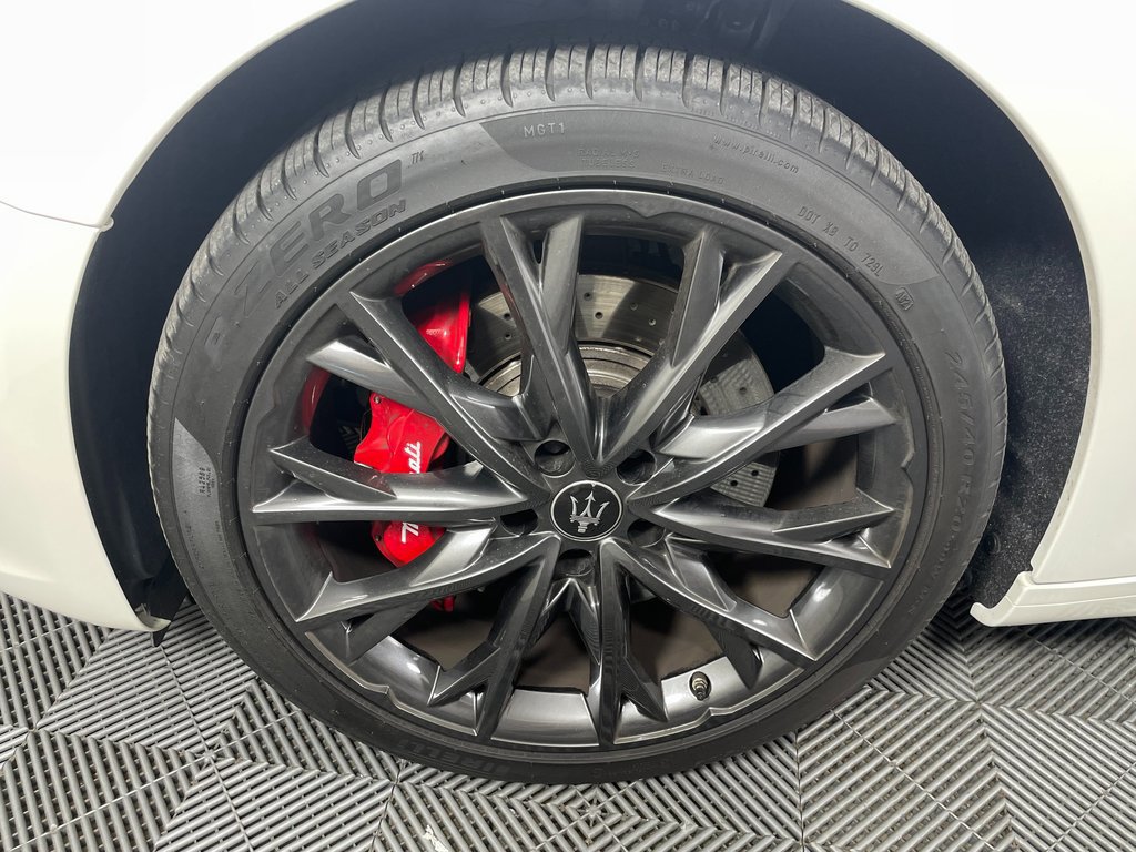 Used 2022 Maserati Ghibli Modena RWD image 14