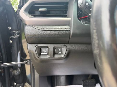 Used 2017 GMC Acadia SLT AWD/4WD image 37