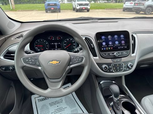 Used 2024 Chevrolet Malibu LT FWD image 19
