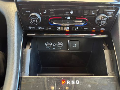 Used 2023 Jeep Grand Cherokee Limited RWD image 21