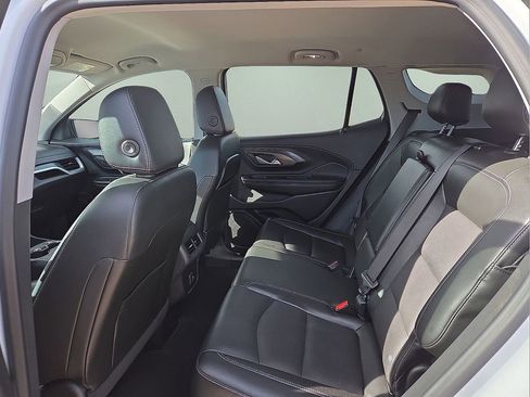 Used 2024 GMC Terrain SLT image 20