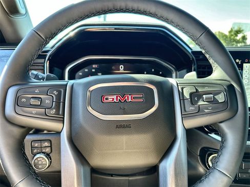New 2026 GMC Sierra 1500 SLT image 33