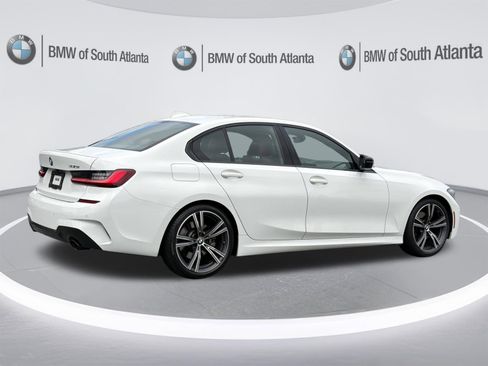 Certified 2022 BMW 330i Sedan w/ M Sport Package RWD image 24