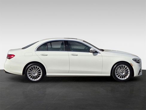 Used 2022 Mercedes-Benz E 350 Sedan image 7