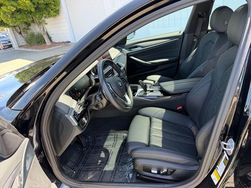 Used 2023 BMW 530i RWD image 15