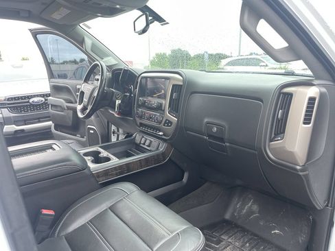 Used 2016 GMC Sierra 2500 Denali w/ Suspension Package, Off-Road AWD/4WD image 29