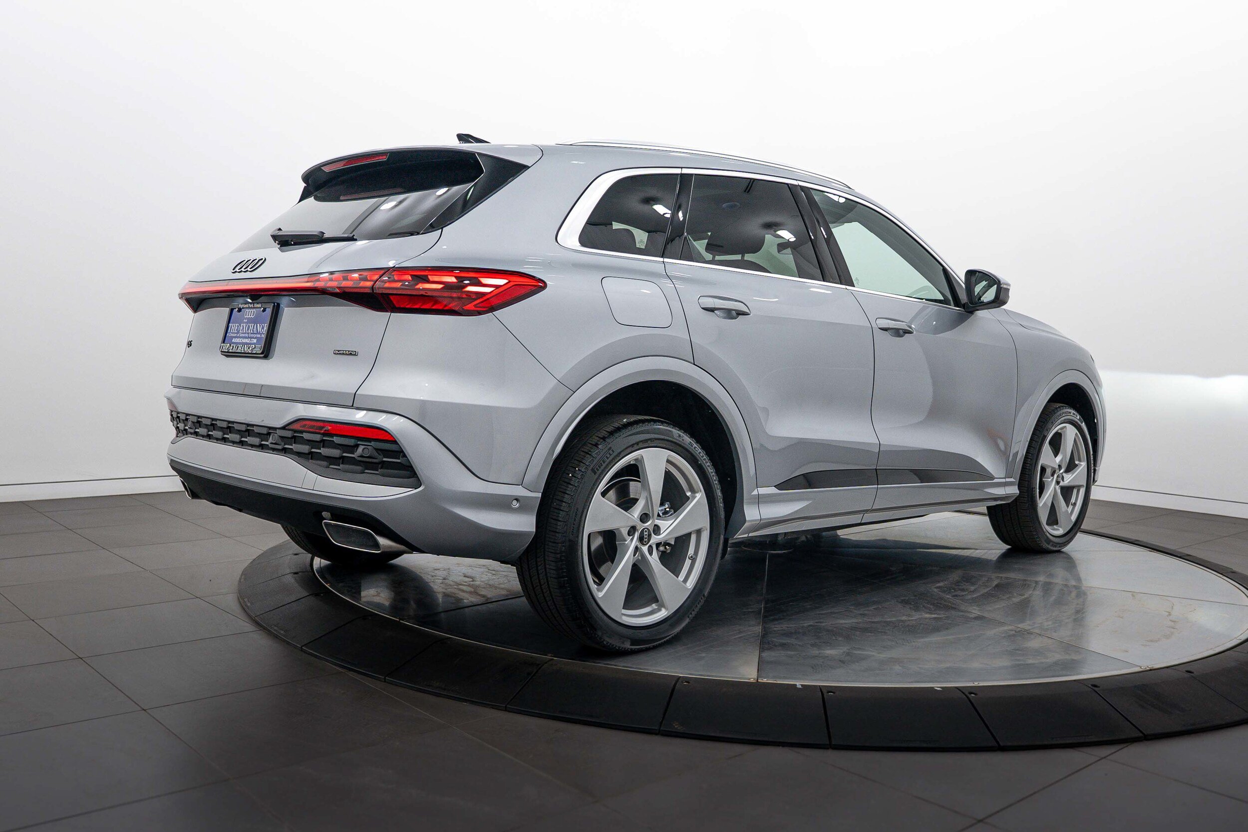 Used 2025 Audi Q5 Premium Plus AWD/4WD image 4