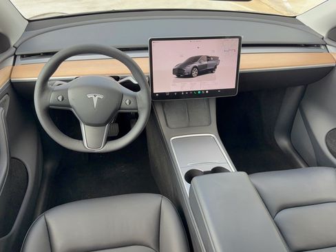 Used 2023 Tesla Model Y Long Range AWD/4WD image 17