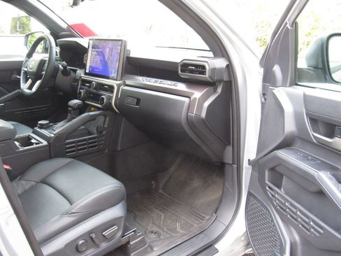 Certified 2024 Toyota Tacoma TRD Off-Road w/ TRD Off Road Premium Package image 21