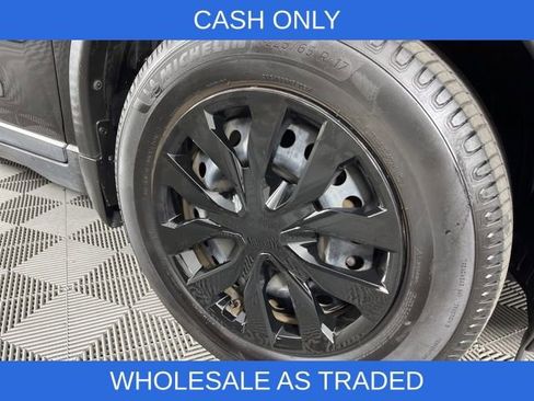 Used 2016 Nissan Rogue S AWD/4WD image 12