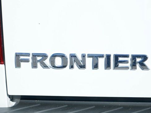 Used 2016 Nissan Frontier S image 37