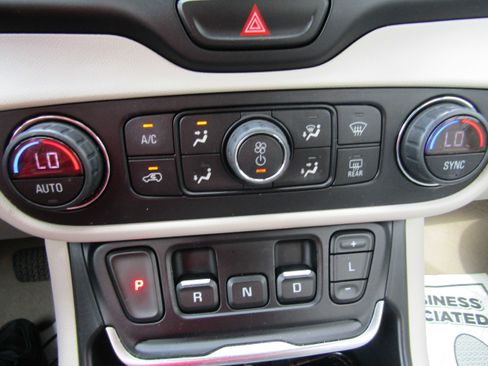 Used 2019 GMC Terrain Denali AWD/4WD image 16