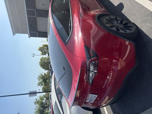 Used 2023 Tesla Model Y Performance AWD/4WD image 3