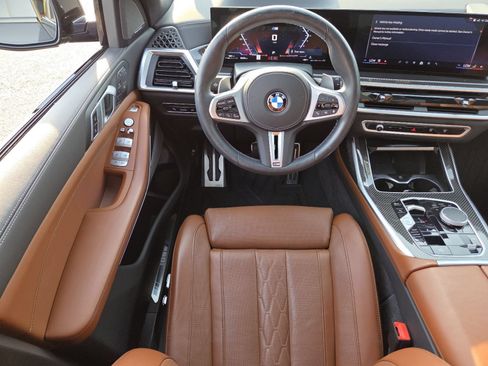 Used 2025 BMW X7 M60i AWD/4WD image 31
