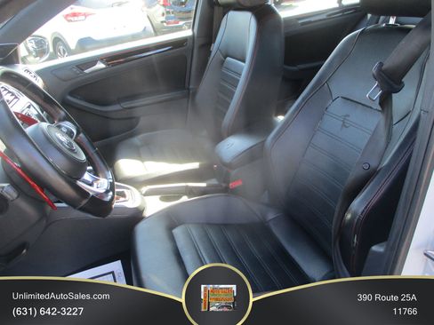 Used 2017 Volkswagen Jetta GLI FWD image 5