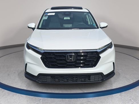 Used 2025 Honda CR-V EX image 2