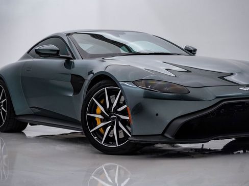 Used 2019 Aston Martin V8 Vantage Roadster RWD image 2