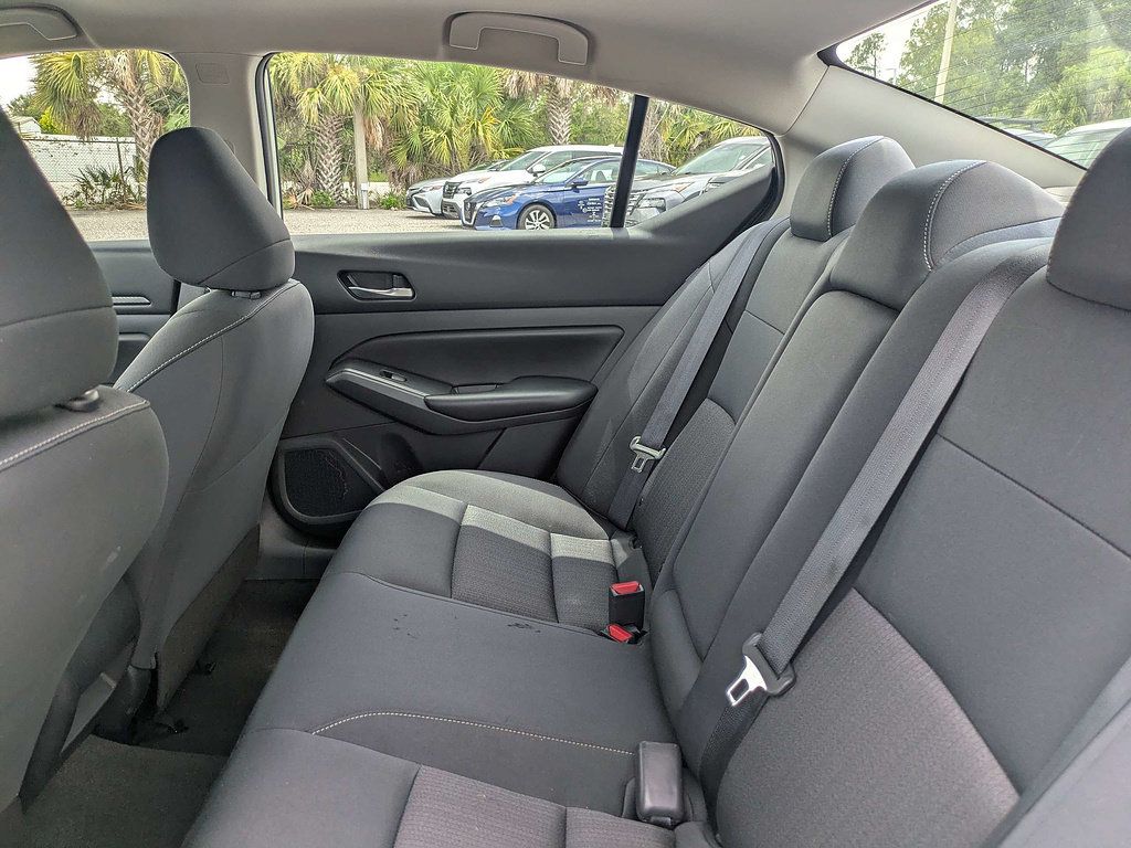 Used 2022 Nissan Altima 2.5 S FWD image 12