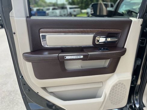 Used 2016 RAM 1500 Laramie w/ Convenience Group AWD/4WD image 12