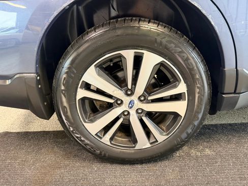 Used 2018 Subaru Outback 2.5i Limited AWD/4WD image 18