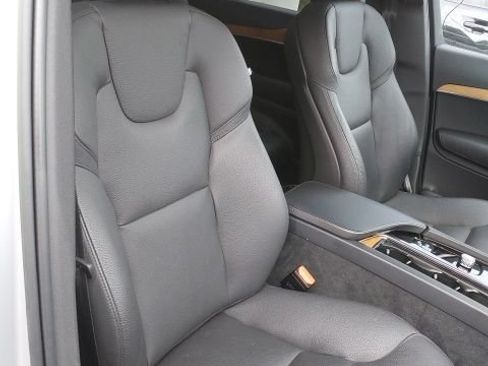 Used 2023 Volvo XC90 B5 Plus w/ Protection Package Premier AWD/4WD image 16