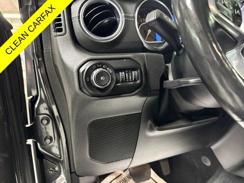 Used 2019 Jeep Wrangler Unlimited Sahara w/ Quick Order Package 24M Moab AWD/4WD image 15