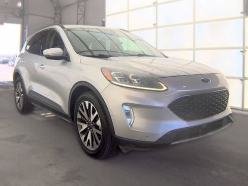Used 2020 Ford Escape Titanium AWD/4WD image 3
