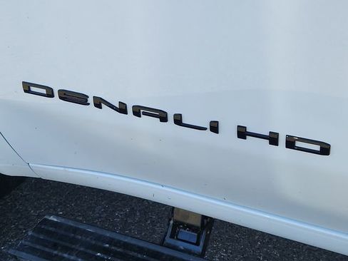 New 2026 GMC Sierra 3500 Denali Ultimate w/ LPO, Black Badging Package AWD/4WD image 19