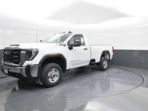 Used 2025 GMC Sierra 2500 Pro w/ Convenience Package image 4