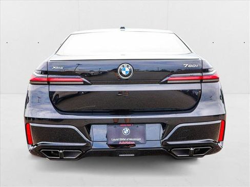 Used 2025 BMW 760i xDrive AWD/4WD image 6