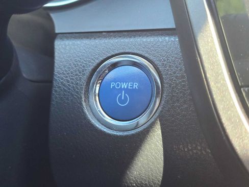 Certified 2021 Toyota Camry XLE FWD image 30