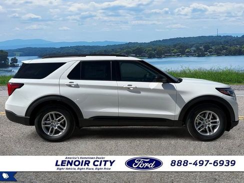 New 2026 Ford Explorer Active w/ Active Comfort Package RWD image 2