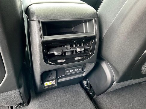 New 2026 Jeep Grand Cherokee Altitude image 30