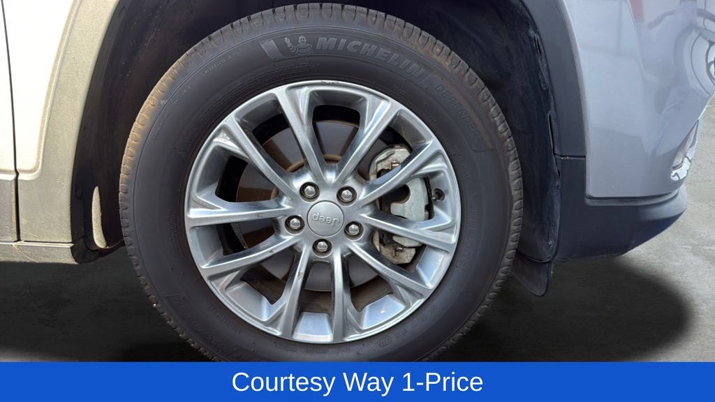 Used 2021 Jeep Cherokee Latitude Lux w/ Comfort/Convenience Group FWD image 11