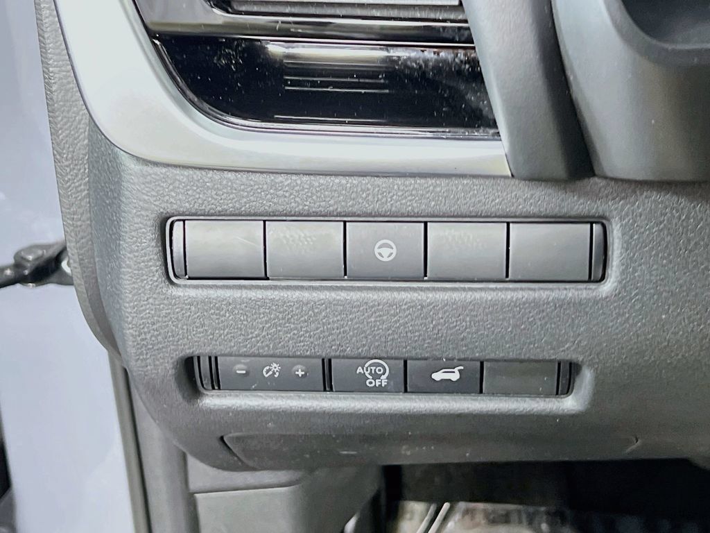Used 2023 Nissan Rogue SL w/ SL Premium Package AWD/4WD image 9