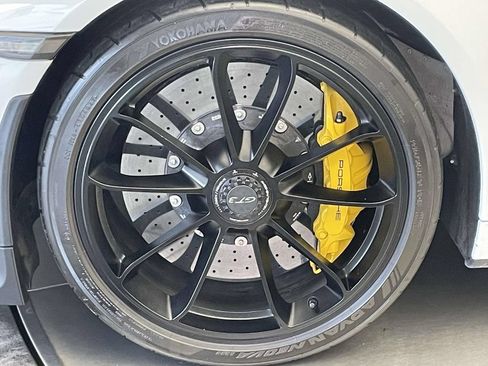 Certified 2018 Porsche 911 GT3 w/ Sport Chrono Package RWD image 11