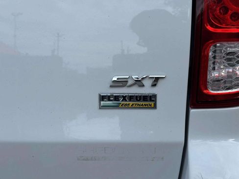 Used 2016 Dodge Grand Caravan SXT w/ Rear Park Assist Package FWD image 35