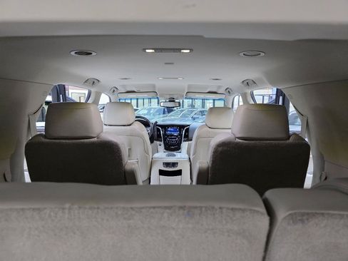 Used 2016 Cadillac Escalade 4WD image 15