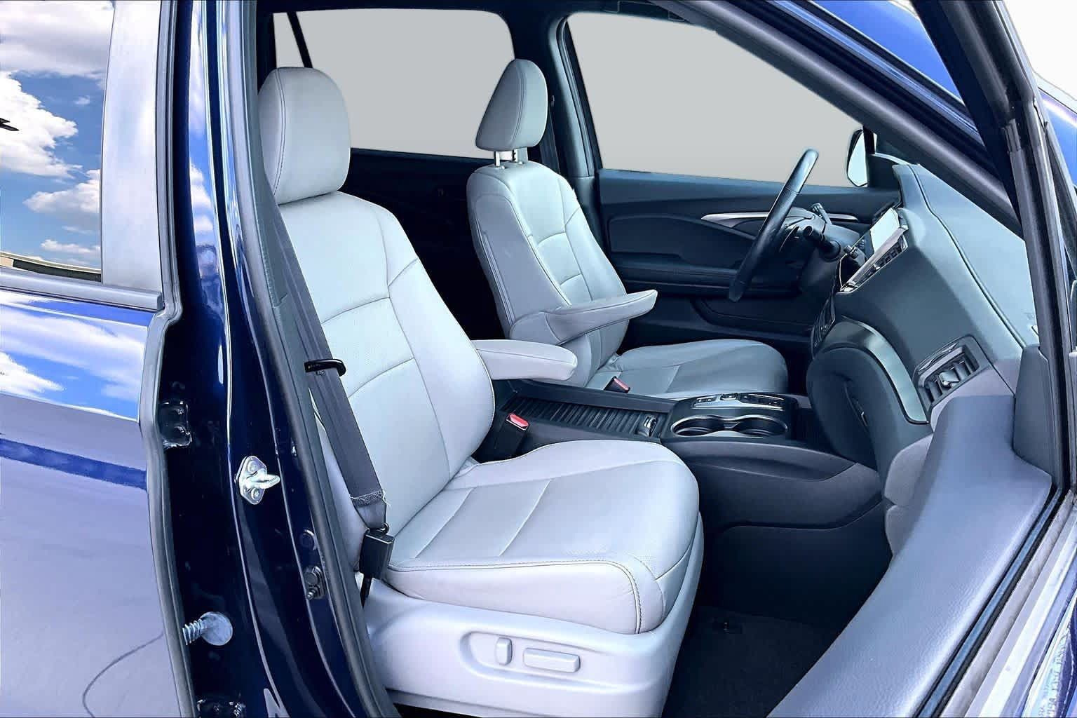 Used 2023 Honda Passport EX-L image 9