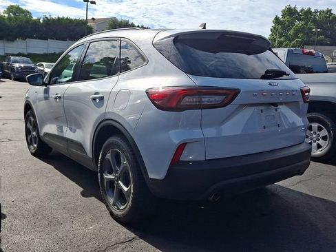 Used 2025 Ford Escape ST-Line Select AWD/4WD image 3