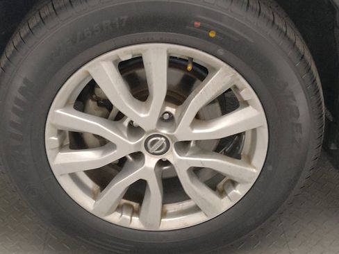 Used 2020 Nissan Rogue SV image 31