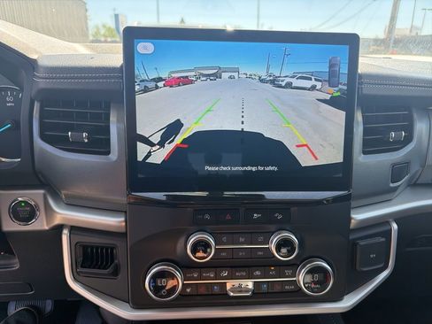 Used 2024 Ford Expedition Max XLT image 34