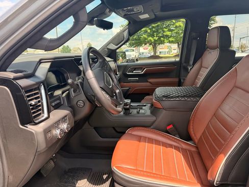 Used 2024 GMC Sierra 1500 Denali Ultimate AWD/4WD image 8
