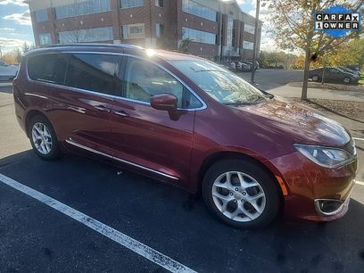 Used 2017 Chrysler Pacifica Touring-L Plus w/ Tire & Wheel Group