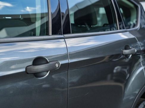 Used 2019 Ford Escape S image 13