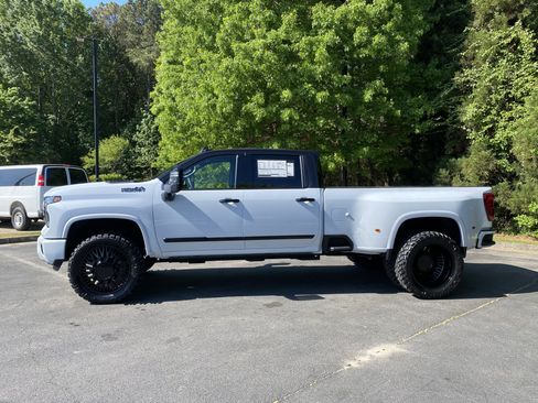 New 2026 Chevrolet Silverado 3500 High Country w/ High Country Premium Package AWD/4WD image 6