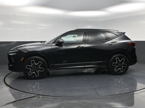 Used 2023 Chevrolet Blazer RS w/ Driver Confidence II Package FWD image 3